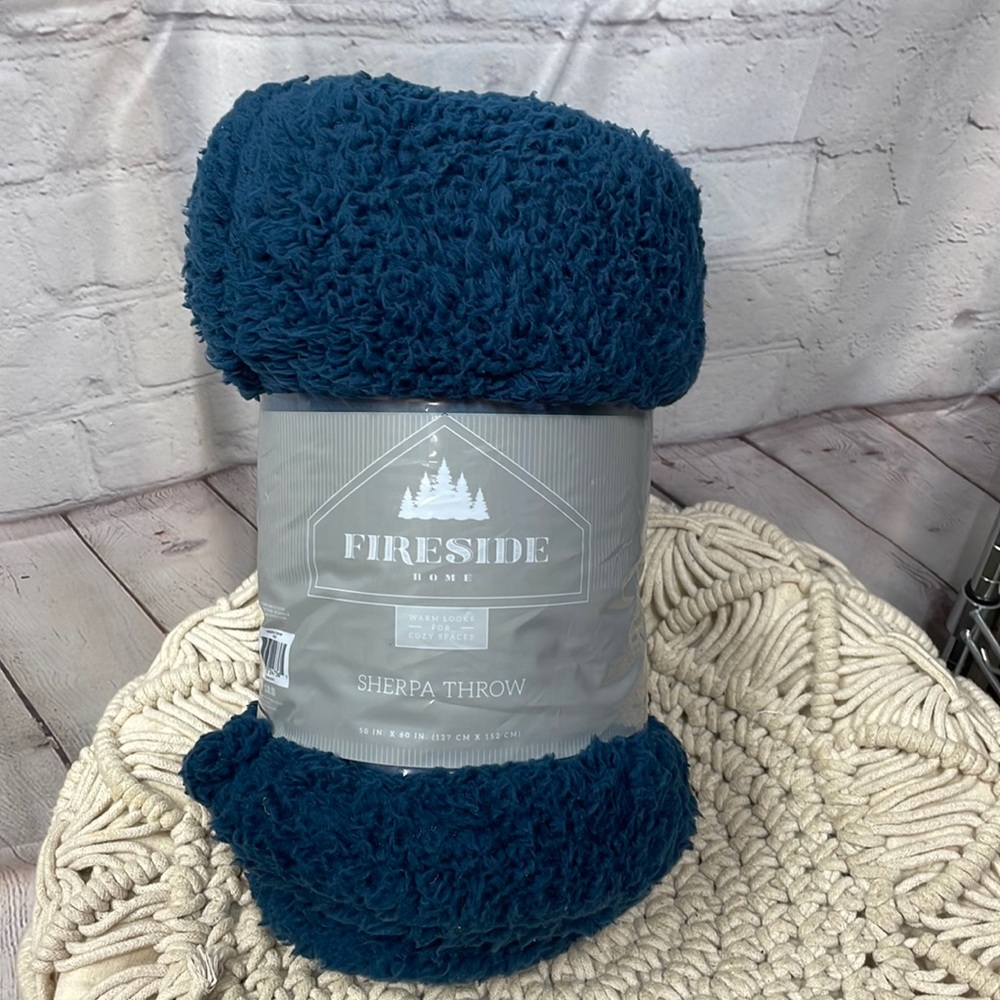 Fireside Home Sherpa Navy Blue 50x60 in cozy throw
